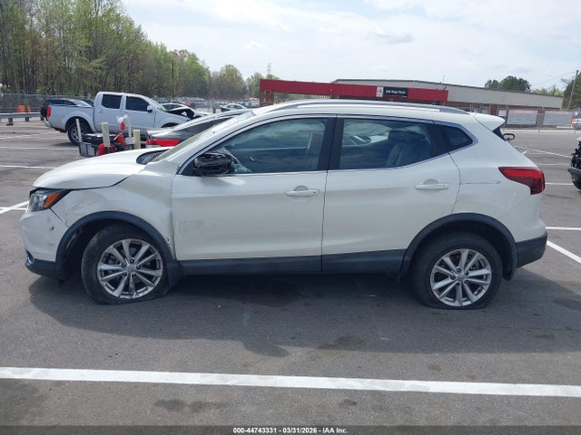 2017 Nissan Rogue Sport Sv მანქანა იყიდება აუქციონზე, vin: JN1BJ1CP1HW021570, აუქციონის ნომერი: 44743331