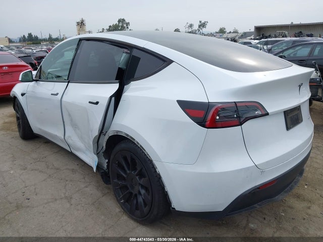 Продажа на аукционе авто 2024 Tesla Model Y Long Range Dual Motor All-wheel Drive, vin: 7SAYGDEE1RA219509, номер лота: 44743343
