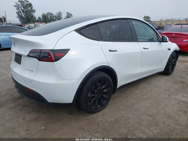 Продажа на аукционе авто 2024 Tesla Model Y Long Range Dual Motor All-wheel Drive, vin: 7SAYGDEE1RA219509, номер лота: 44743343
