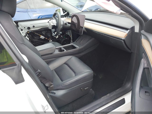 Продажа на аукционе авто 2024 Tesla Model Y Long Range Dual Motor All-wheel Drive, vin: 7SAYGDEE1RA219509, номер лота: 44743343