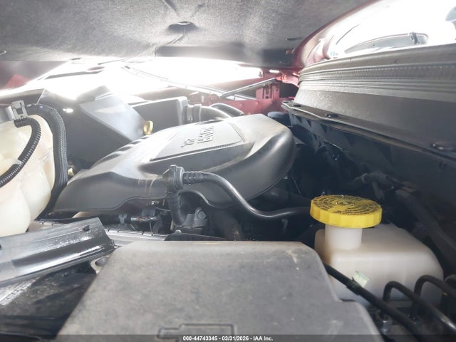 44743345 :رقم المزاد ، 1C4PJLCB1KD373490 vin ، 2019 Jeep Cherokee Latitude Fwd مزاد بيع