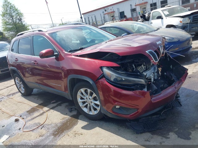 44743345 :رقم المزاد ، 1C4PJLCB1KD373490 vin ، 2019 Jeep Cherokee Latitude Fwd مزاد بيع
