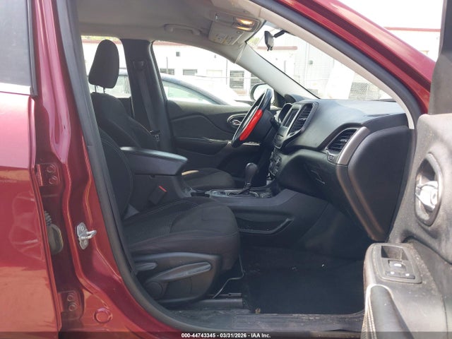 44743345 :رقم المزاد ، 1C4PJLCB1KD373490 vin ، 2019 Jeep Cherokee Latitude Fwd مزاد بيع