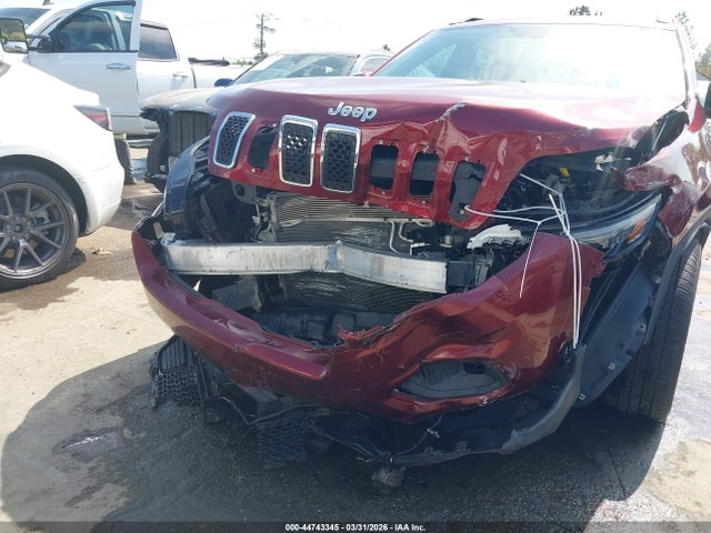 44743345 :رقم المزاد ، 1C4PJLCB1KD373490 vin ، 2019 Jeep Cherokee Latitude Fwd مزاد بيع