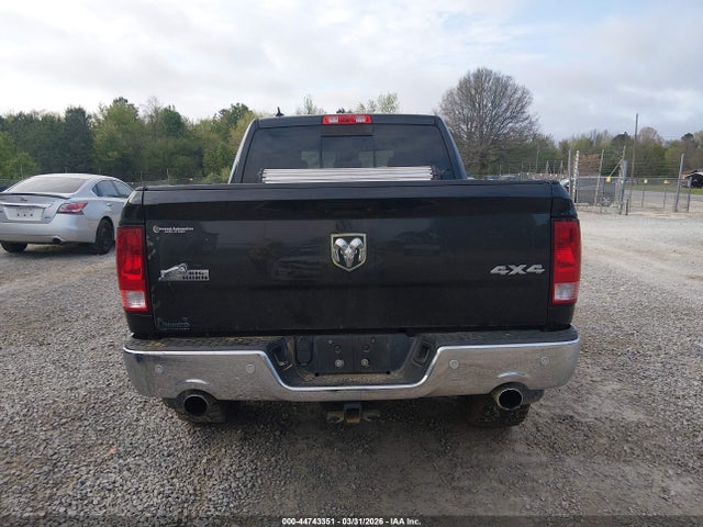 1C6RR7LT0HS719882 RAM 1500 Big Horn 4x4 5&#039;7 Box