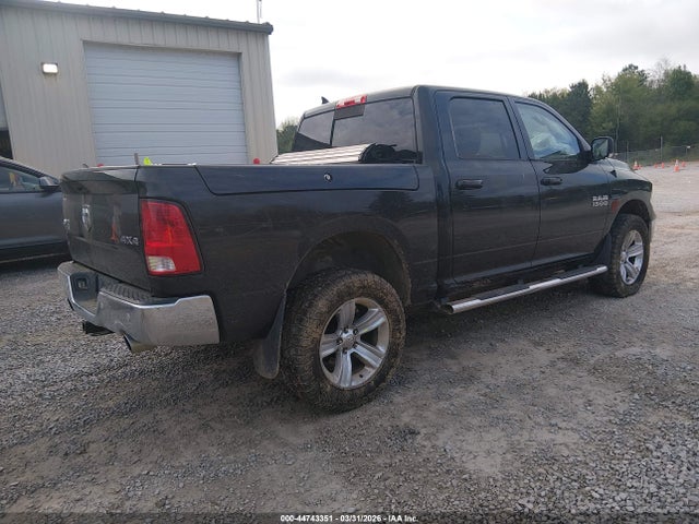 1C6RR7LT0HS719882 RAM 1500 Big Horn 4x4 5&#039;7 Box