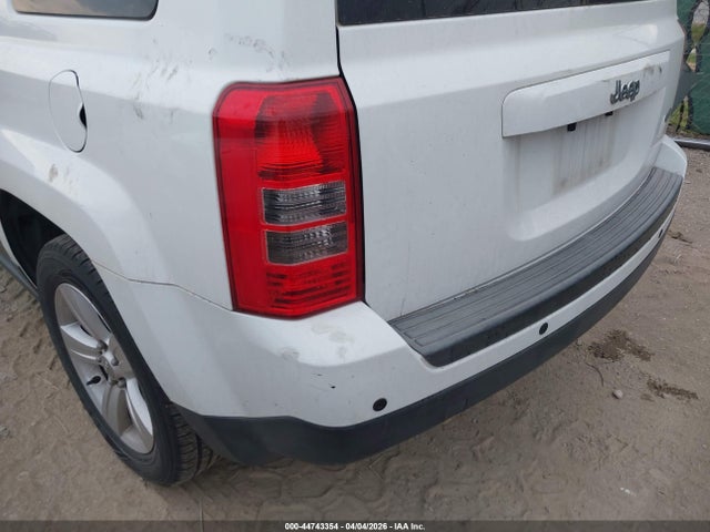 1C4NJPFA2ED576233 Jeep Patriot Latitude