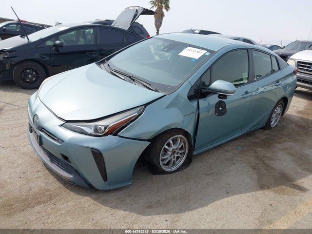 JTDKARFUXK3086195 Toyota Prius Le