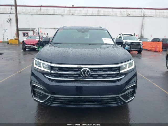 44743396 :رقم المزاد ، 1V2SE2CA0NC218387 vin ، 2022 Volkswagen Atlas Cross Sport 3.6l V6 Sel R-line مزاد بيع