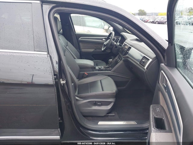 44743396 :رقم المزاد ، 1V2SE2CA0NC218387 vin ، 2022 Volkswagen Atlas Cross Sport 3.6l V6 Sel R-line مزاد بيع