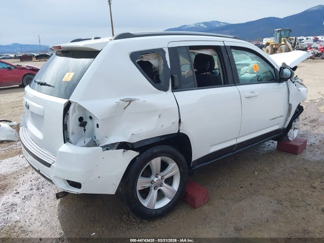 1C4NJDBB8GD723266 Jeep Compass Sport