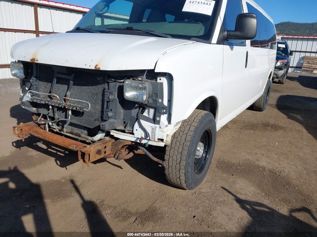 1GAZGZFF8F1173893 Chevrolet Express 3500 Ls