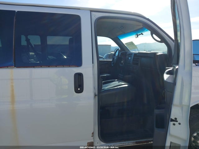 1GAZGZFF8F1173893 Chevrolet Express 3500 Ls