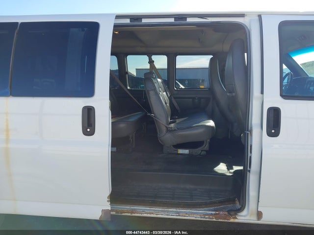 1GAZGZFF8F1173893 Chevrolet Express 3500 Ls
