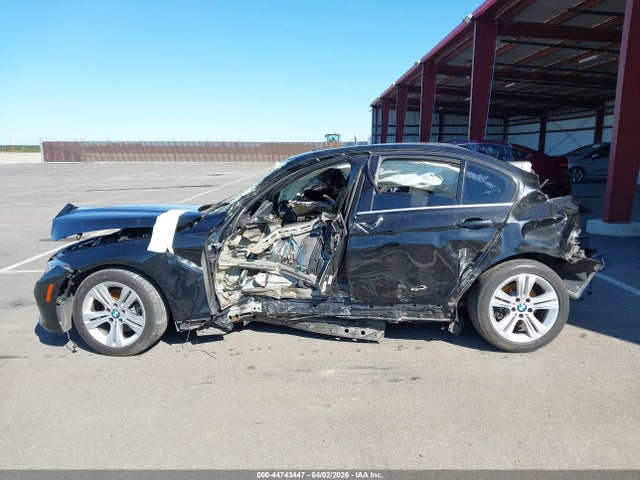 44743447 :رقم المزاد ، WBA8B9G59HNU49305 vin ، 2017 Bmw 330i مزاد بيع