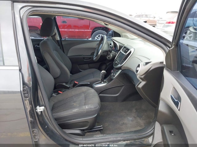 44743476 :رقم المزاد ، 1G1JD5SH0H4123383 vin ، 2017 Chevrolet Sonic Lt Auto مزاد بيع