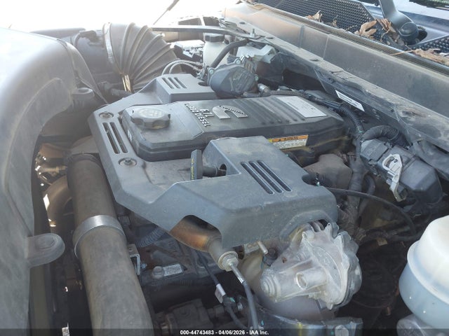 3C63RRGL6NG114165 RAM 3500 Tradesman 4x4 8&#039; Box