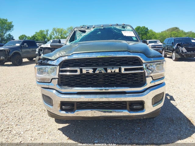 3C63RRGL6NG114165 RAM 3500 Tradesman 4x4 8&#039; Box