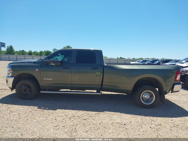 3C63RRGL6NG114165 RAM 3500 Tradesman 4x4 8&#039; Box