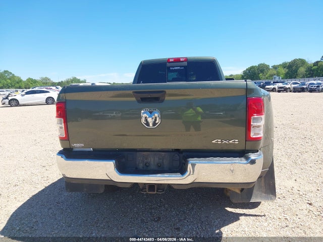 3C63RRGL6NG114165 RAM 3500 Tradesman 4x4 8&#039; Box
