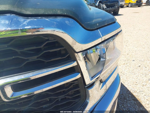 3C63RRGL6NG114165 RAM 3500 Tradesman 4x4 8&#039; Box
