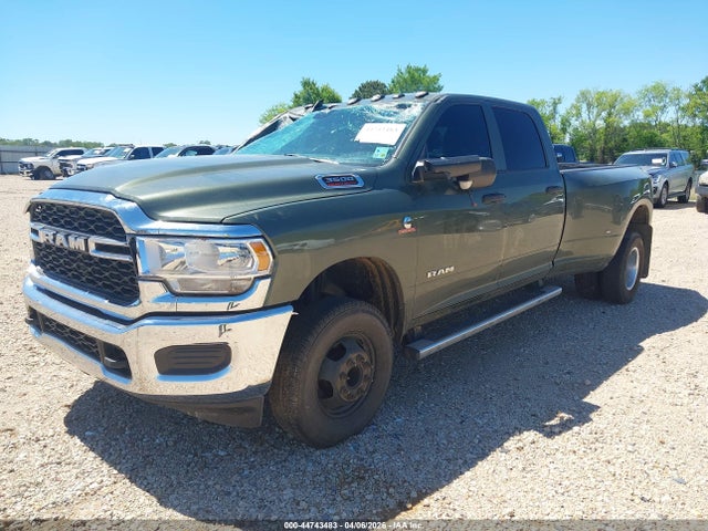 3C63RRGL6NG114165 RAM 3500 Tradesman 4x4 8&#039; Box
