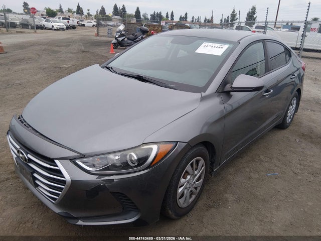 Hyundai ELANTRA SE 2018 5NPD74LF3JH343961 Image 2