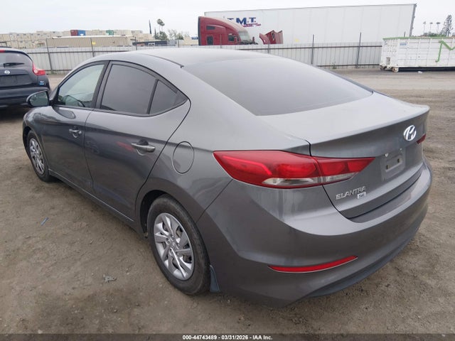 Hyundai ELANTRA SE 2018 5NPD74LF3JH343961 Image 3
