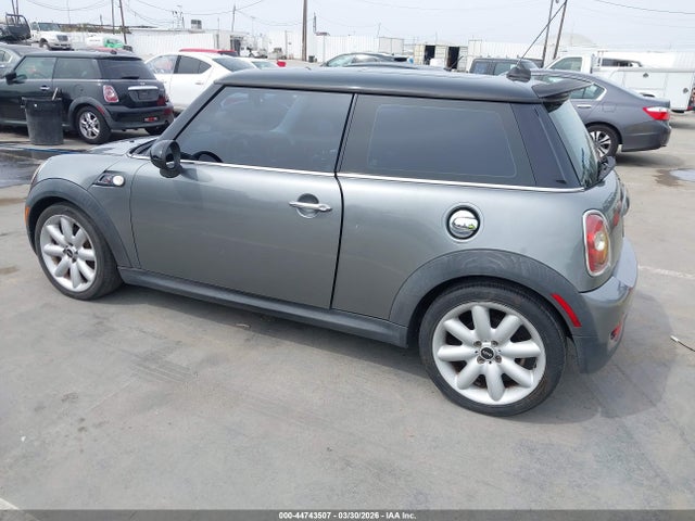 2007 MINI COOPER S WMWMF73507TL89440 Photo 2