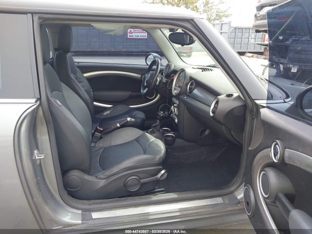 2007 MINI COOPER S WMWMF73507TL89440 Photo 4