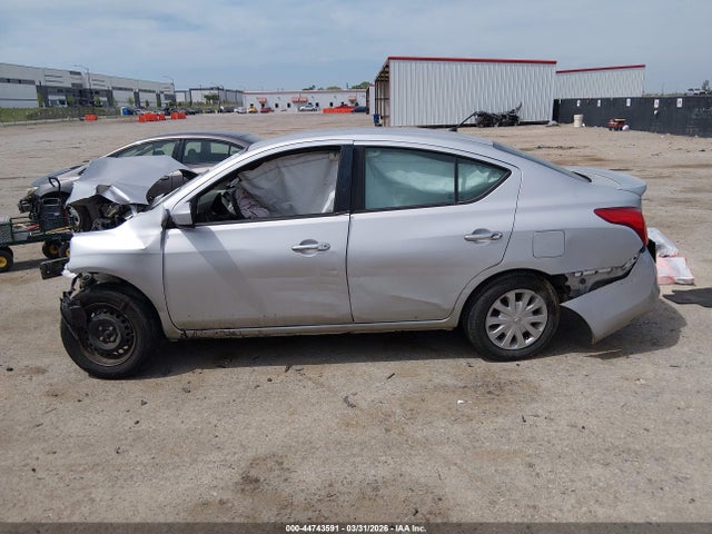 2018 Nissan Versa 1.6 Sv მანქანა იყიდება აუქციონზე, vin: 3N1CN7AP6JL882348, აუქციონის ნომერი: 44743591
