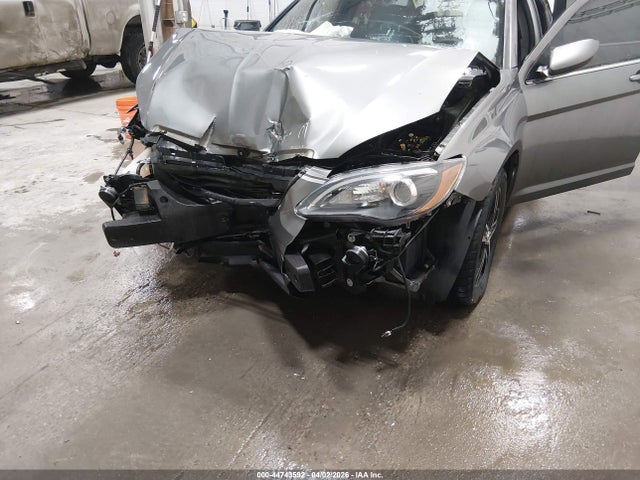 Продаж на аукціоні авто 2013 Chrysler 200 Limited, vin: 1C3CCBCG3DN550167, номер лоту: 44743592