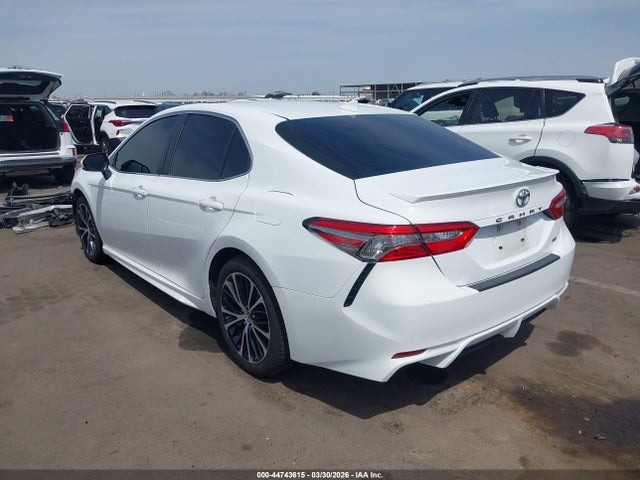 4T1B11HK5JU090897 Toyota CAMRY SE