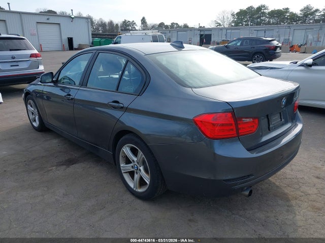 2015 BMW 320I WBA3B1G59FNT05908 Photo 2