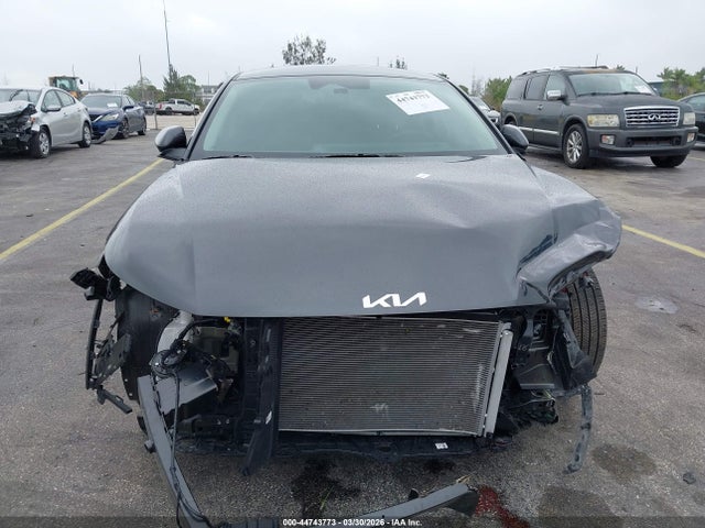 44743773 :رقم المزاد ، 3KPFU4DEXSE223703 vin ، 2025 Kia K4 Ex مزاد بيع