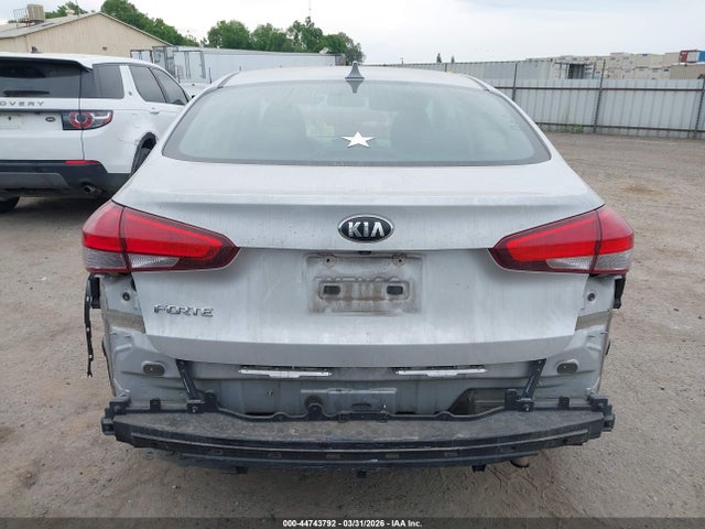 KIA FORTE LX 2017 3KPFL4A71HE148343 Image 17