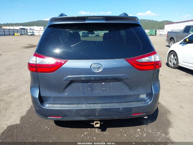 5TDDZ3DC7HS178820 Toyota Sienna Xle 7 Passenger