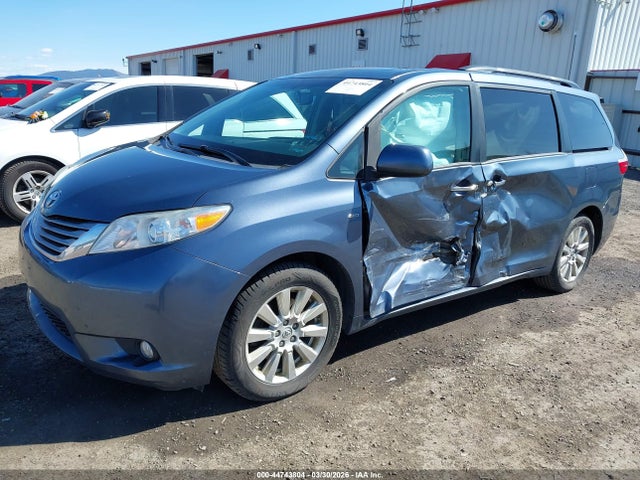 5TDDZ3DC7HS178820 Toyota Sienna Xle 7 Passenger