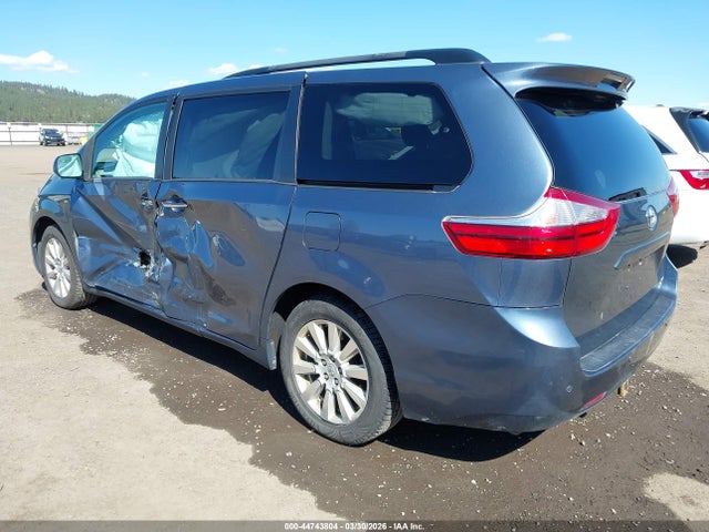 5TDDZ3DC7HS178820 Toyota Sienna Xle 7 Passenger