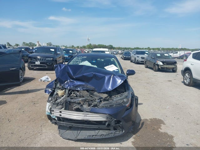 2020 Toyota Corolla Le მანქანა იყიდება აუქციონზე, vin: JTDEPRAE5LJ042811, აუქციონის ნომერი: 44743809