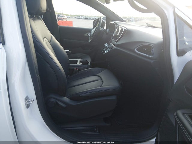 44743857 :رقم المزاد ، 2C4RC1BG4TR204230 vin ، 2026 Chrysler Pacifica Select مزاد بيع