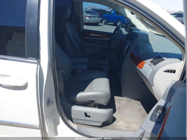 2009 CHRYSLER TOWN & COUNTRY 2A8HR54149R530718 Photo 4