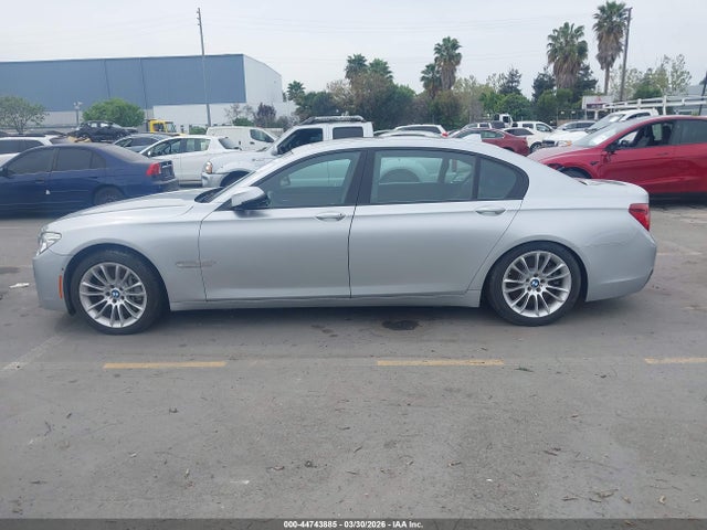 2014 Bmw 750 მანქანა იყიდება აუქციონზე, vin: WBAYE8C55ED136051, აუქციონის ნომერი: 44743885