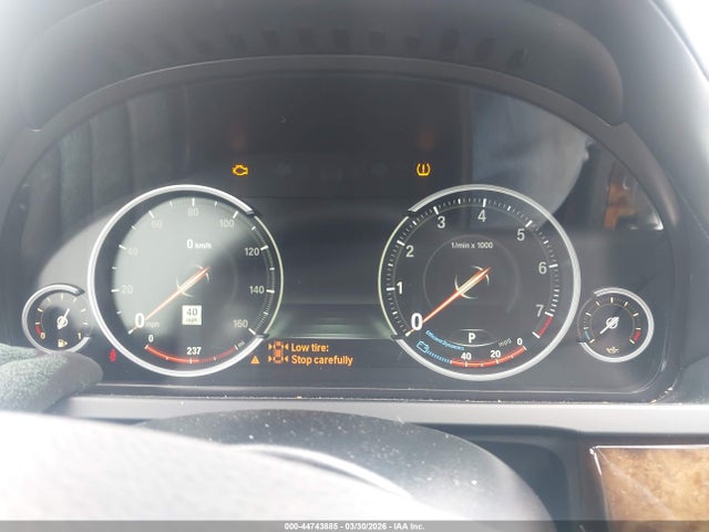 2014 Bmw 750 მანქანა იყიდება აუქციონზე, vin: WBAYE8C55ED136051, აუქციონის ნომერი: 44743885
