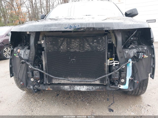 Продажа на аукционе авто 2018 Jeep Grand Cherokee Upland 4x4, vin: 1C4RJFAG8JC383639, номер лота: 44743886