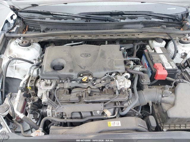 2021 Toyota Camry Le მანქანა იყიდება აუქციონზე, vin: 4T1C11AK7MU611458, აუქციონის ნომერი: 44743890