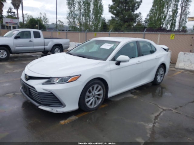 2021 Toyota Camry Le მანქანა იყიდება აუქციონზე, vin: 4T1C11AK7MU611458, აუქციონის ნომერი: 44743890