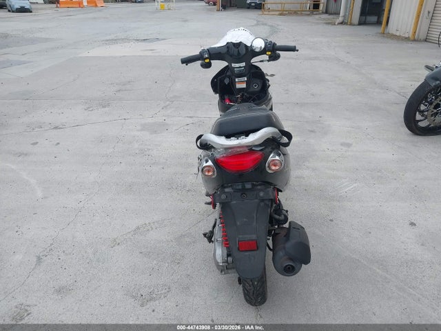Genuine Scooter Co. Buddy 50 2014 RFVPAP5A0E1114934 Image 6