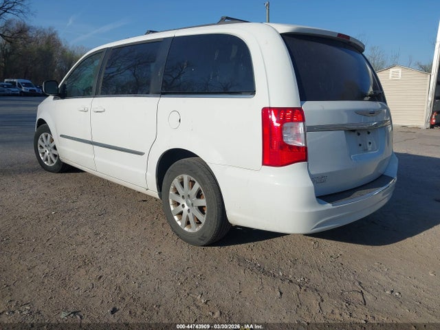 2015 CHRYSLER TOWN & COUNTRY 2C4RC1BG5FR676585 Photo 2