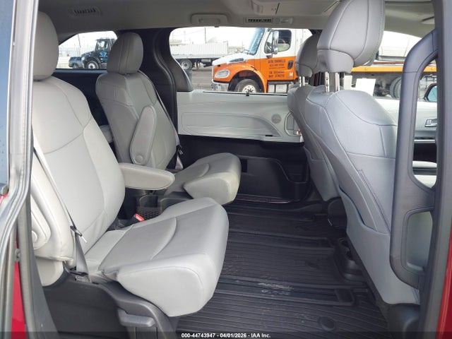 5TDJRKEC9SS284916 Toyota SIENNA XLE